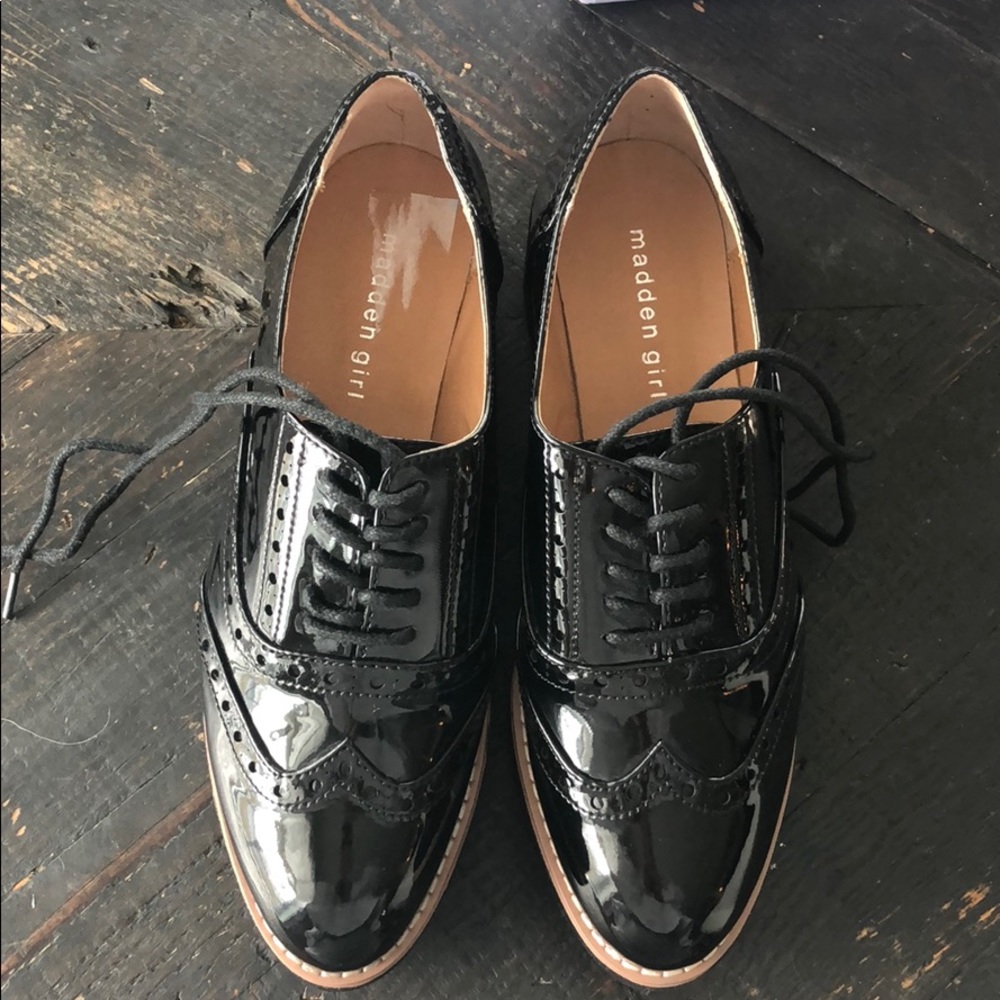 BRAND NEW!! Steve Madden Shoes - Picture 2 of 8